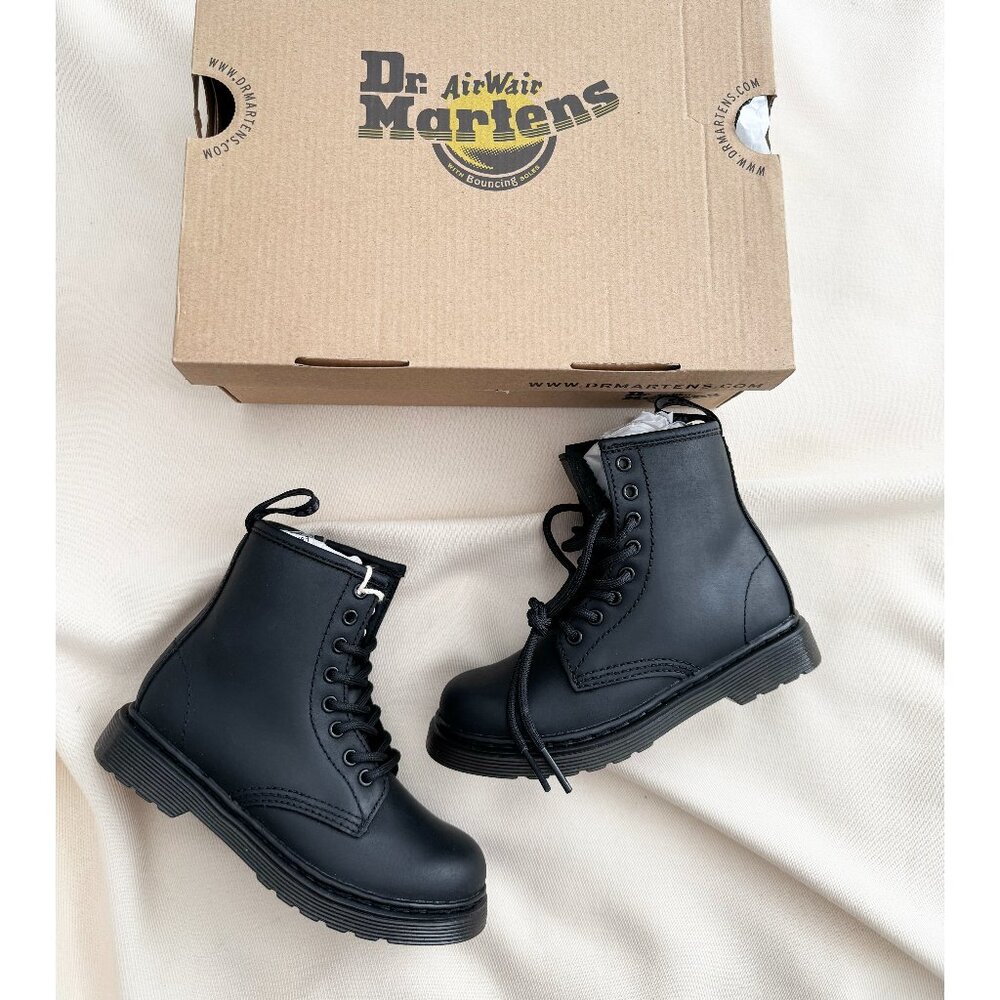 Dr Martens 1460 Boots in Black, size 11 kids (EU 28)
